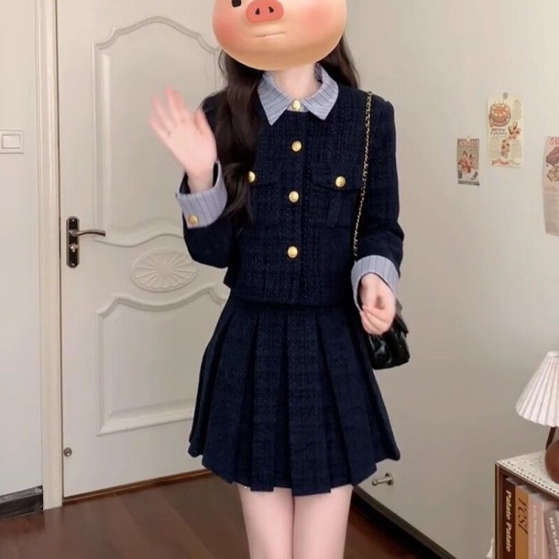 Elegant Chanel-inspired OOTD outfit: Korean-style design blazer and vintage pleated mini skirt two-piece set
