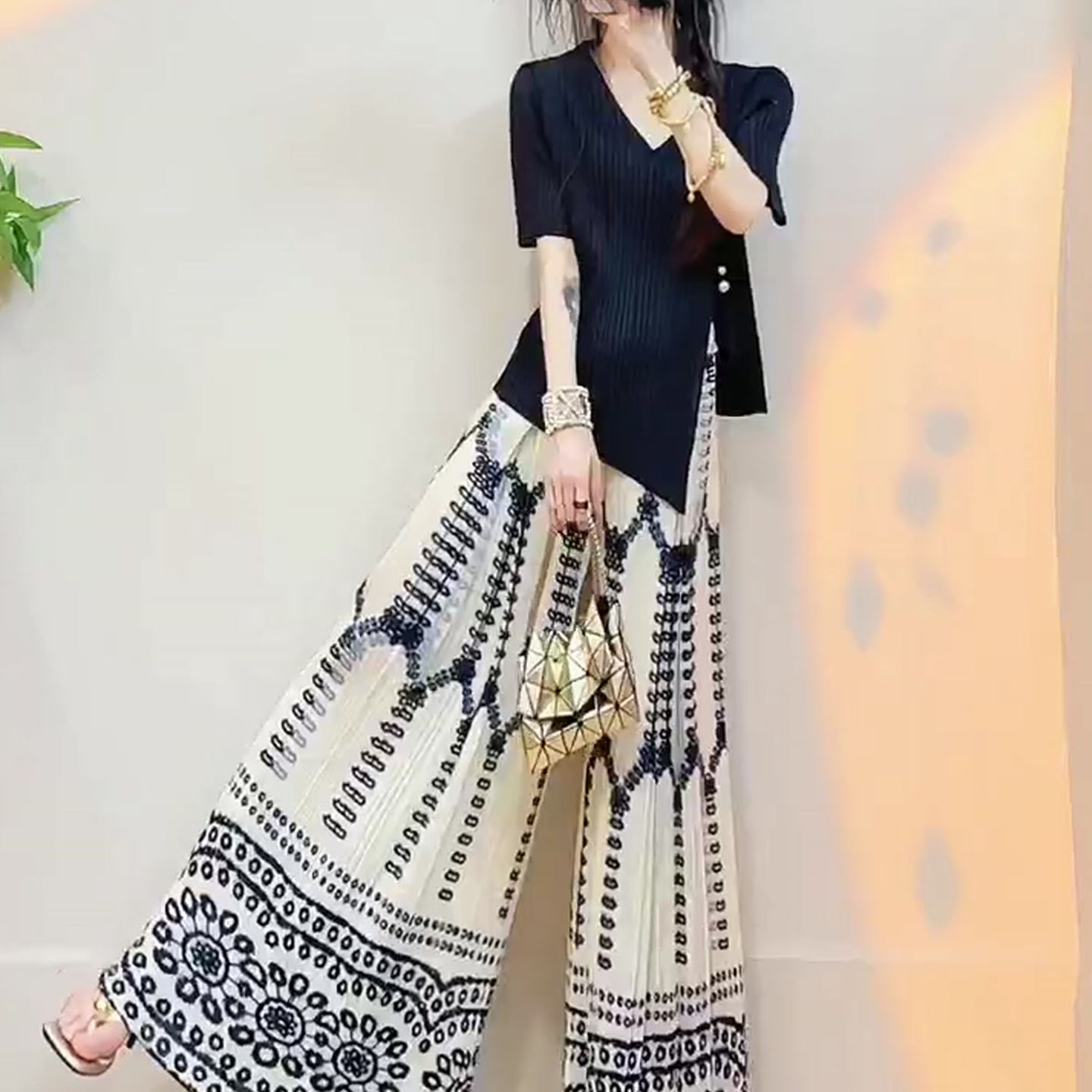 Summer black trousers for leisure