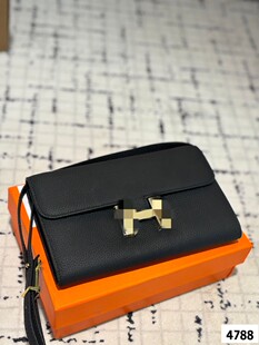H����Ƥ�n��Ů�L�����б��С�X�� С��ţƤ����Ƥ�A����б��Ů��