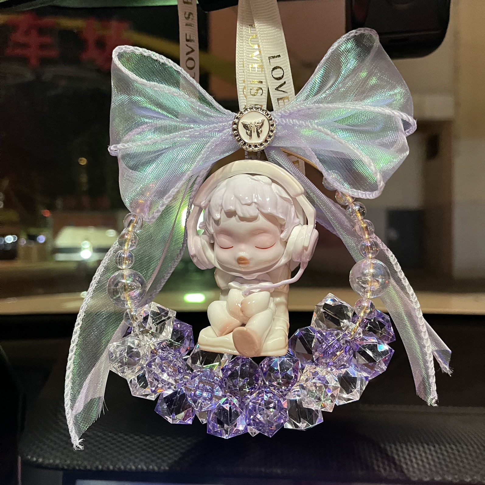 아기 없는 빛나는 워터큐브