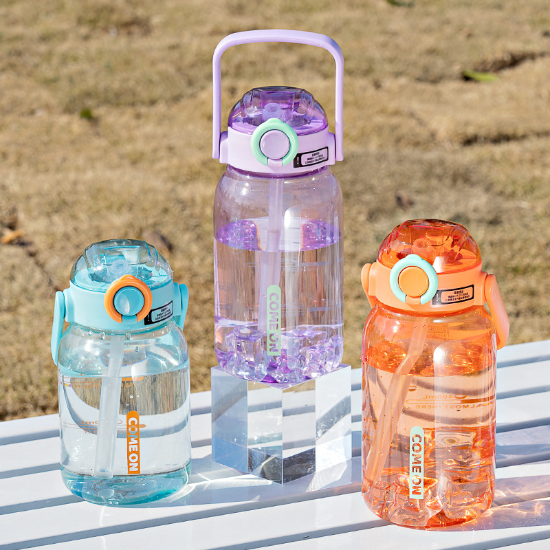 Qitong taza de plástico lindo pequeña tonelada taza de beber directa hervidor de plástico deportes al aire libre taza fuente fabricante 1000ml hervidor de agua