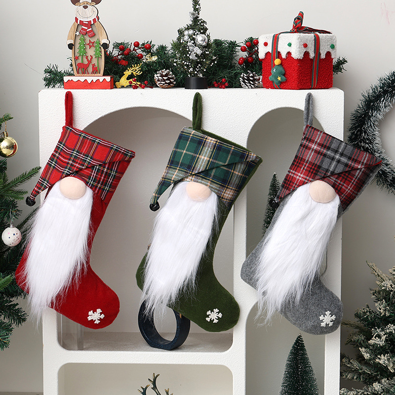 Cross-border Christmas decoration supplies Christmas stockings Faceless Rudolph gift bags Christmas candy bags fireplace hangings