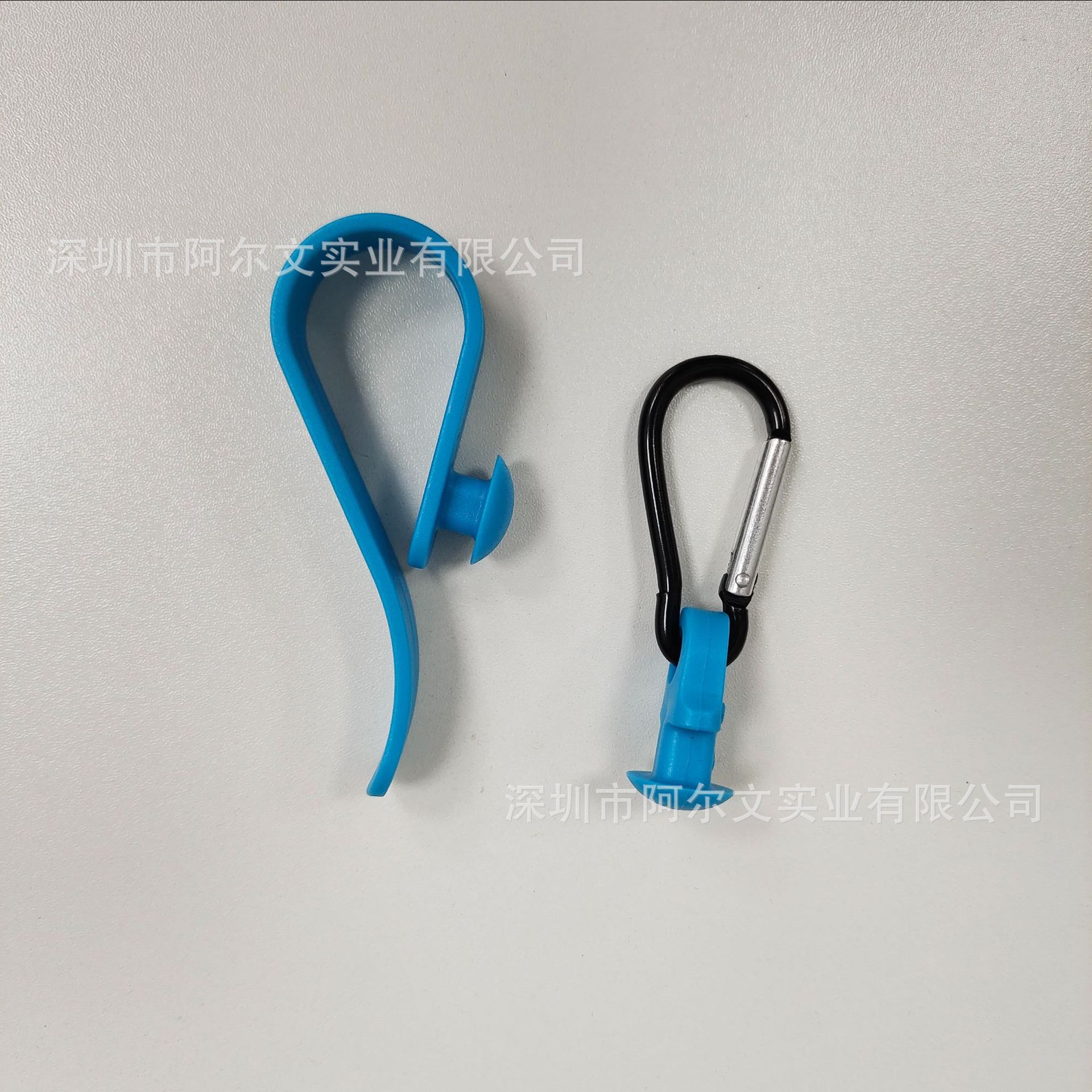 레이크 블루 후크 + 레이크 블루 버섯 머리 + 카라비너