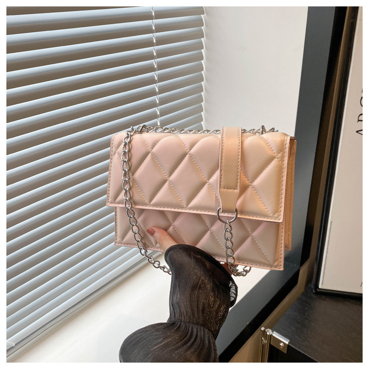 The 2024 autumn new French niche design chain small square bag, a fashionable macaron color single-shoulder crossbody bag undefined