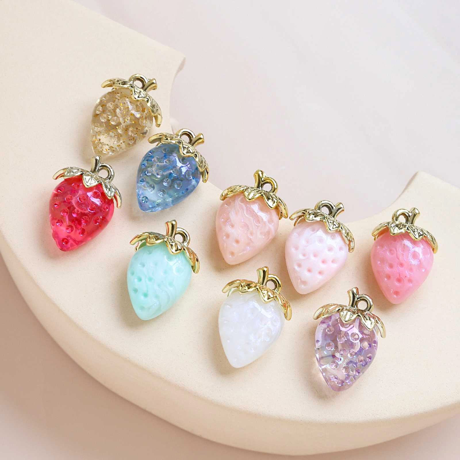 1 Piece Sweet Strawberry Arylic Artificial Crystal Pendant Jewelry Accessories display picture 4