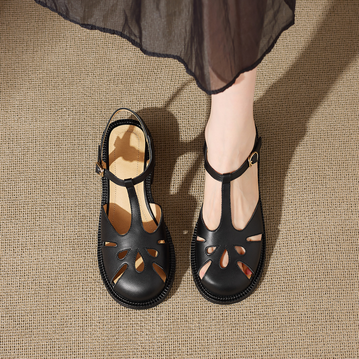 Sandal nữ da bò kiểu La Mã quai chữ T gót thấp — màu nâu