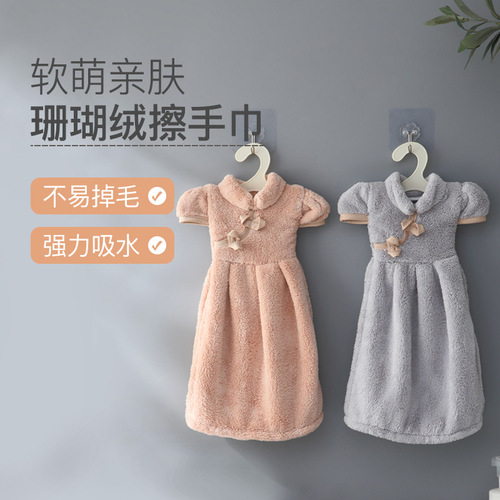 Hangable coral velvet hand towel kitchen bathroom absorbent towel soft breathable cartoon hand towel not easy to fall off