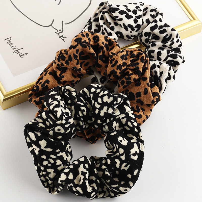 Korean Retro Simple  Leopard Print Hair Scrunchies display picture 3