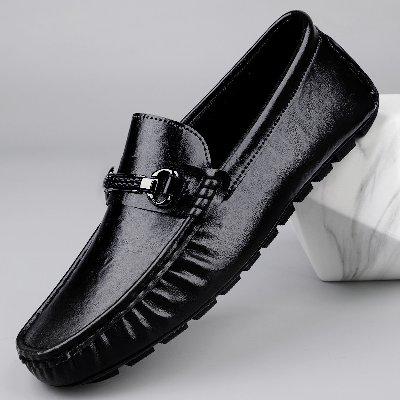 Zapatos de hombre de cuero real 2025 nuevos zapatos de negocios británicos transpirables con suela suave zapatos casuales perezosos con un pie zapatos para hombre