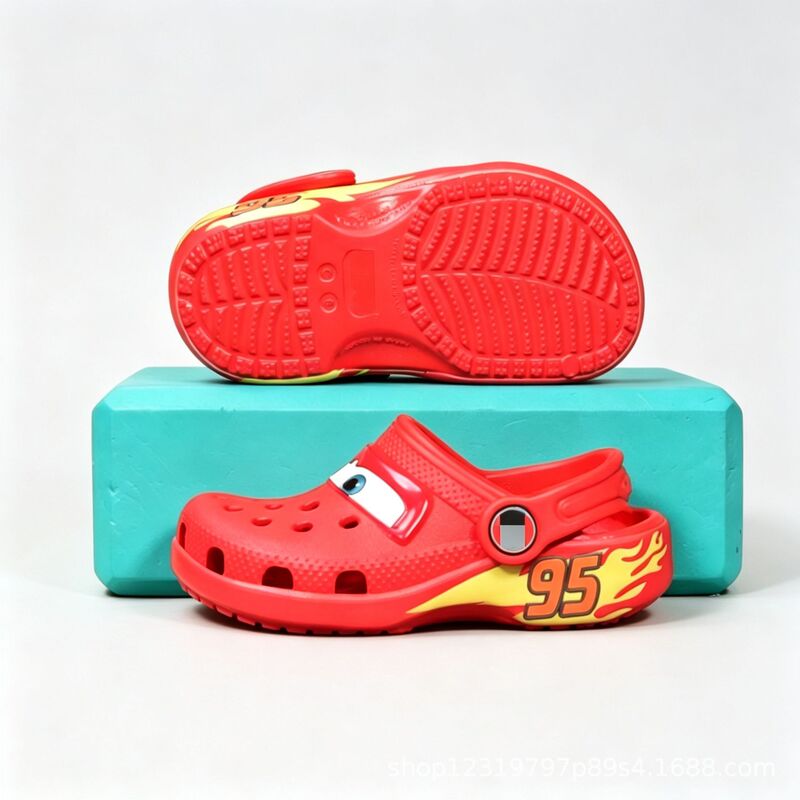 2025 new style overalls, Minion-themed children's clogs, outdoor non-slip beach clogs, kids' shoes 209489 2025 new style overalls, Minion-themed children's clogs, outdoor non-slip beach clogs, kids' shoes 209489