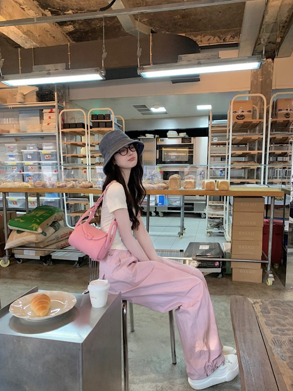 ドーパミン系セクシーVネックショート丈スリムフィット半袖Tシャツピンクゆったりワークウェアカジュアルパンツレディース夏ファッションセット|undefined