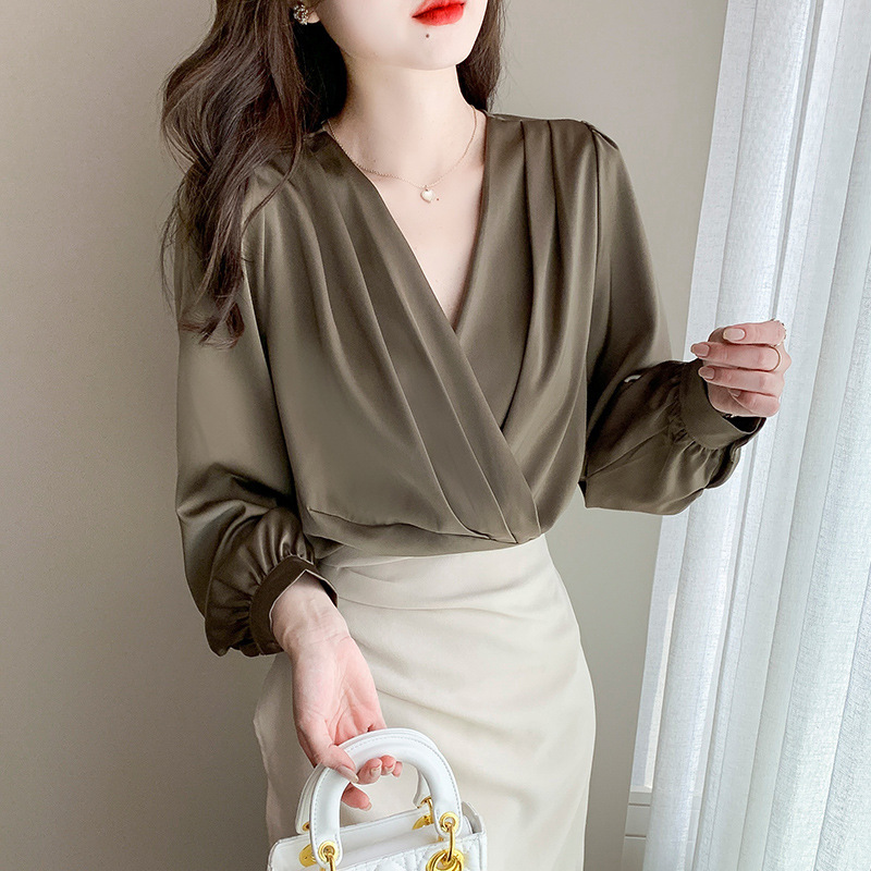 Real Shot of 2026 Spring and Autumn Versatile V-Neck Design Satin Long-Sleeve Shirt for Women, Elegant Inner Layering Top