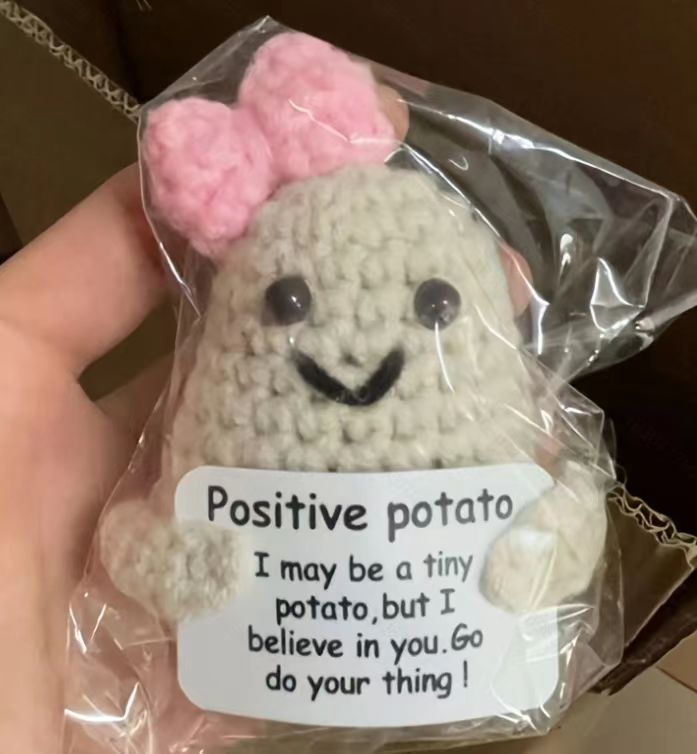 Amazon positivepotato hilado de lana tejida ganchillo patata divertida descompresión muñeca tejida a mano