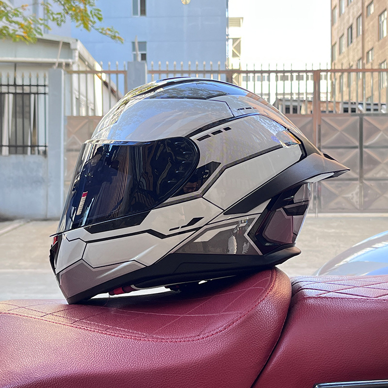 Casco de motocicleta Orz para hombres y mujeres, casco integral de verano con gran alerón trasero para todas las estaciones, certificado por DOT, transfronterizo.