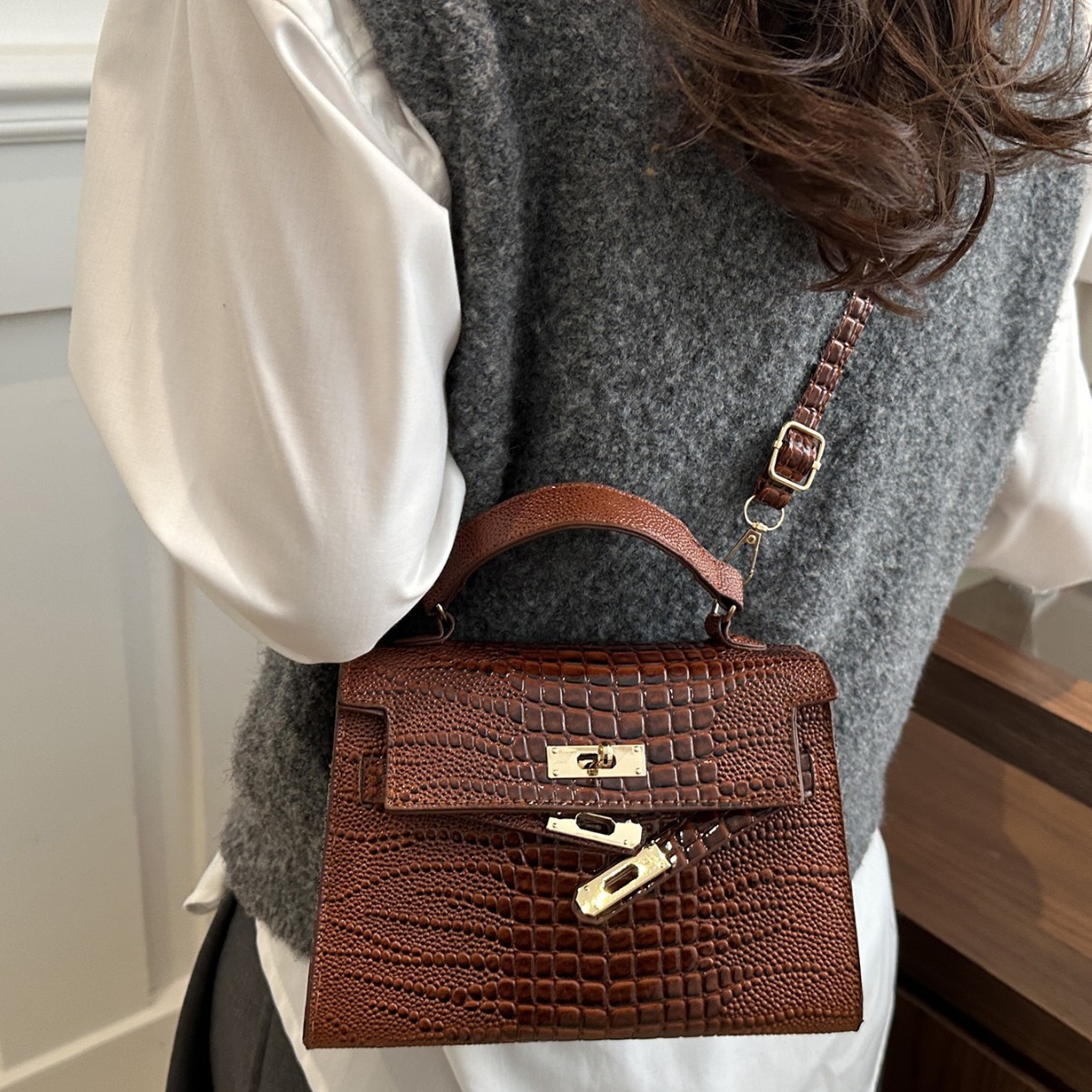 Bolso de mano blanco 2025, nuevo bolso de moda de otoño y invierno, bolso de tela, bolso de mochila, bolso de cocodrilo, bolso de Kelly