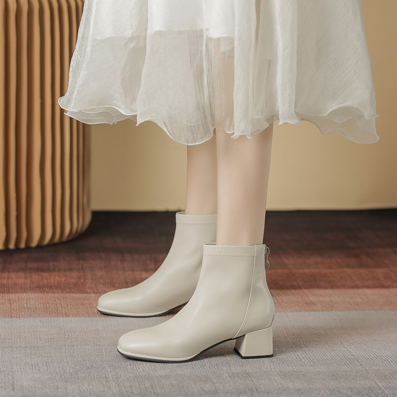 粗跟短靴女2023春秋单靴法式高跟鞋瘦瘦靴马丁小方头牛皮白色女靴