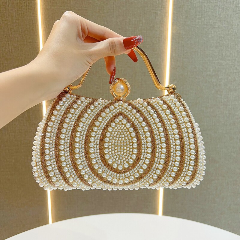 Luxury handbag Dinner bag Evening bag Shiny features Perfect for all occasions Luxury handbag Dinner bag Evening bag Shiny features Perfect for all occasions