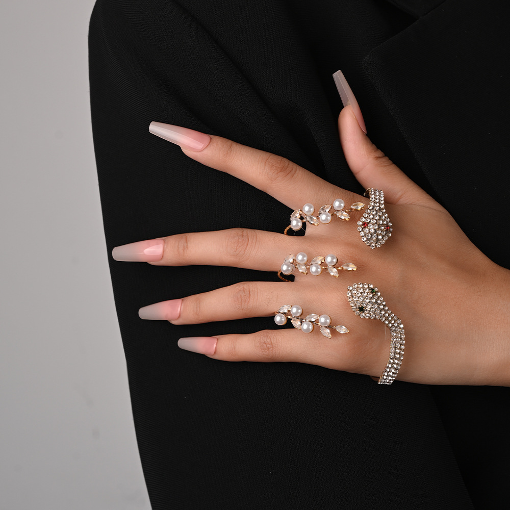 Nueva sensación de diseño de diamante completo brazalete de serpiente personalidad abierta brazalete de zircon accesorios de moda Brazalete mujer