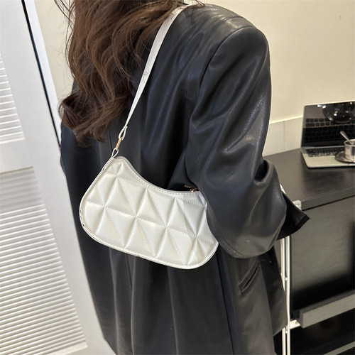 Niche design bag for women  winter new style retro casual portable shoulder bag fashion trend armpit bag for women