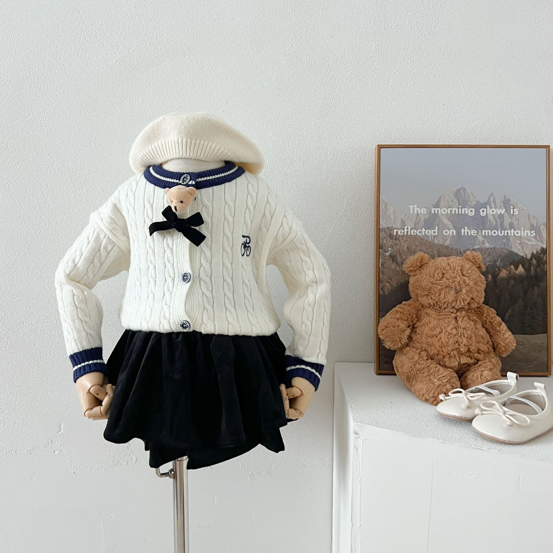 Children's Korean version cardigan 2024 children's clothing new product girls' knitted baby striped round neck jacket_voghion.com