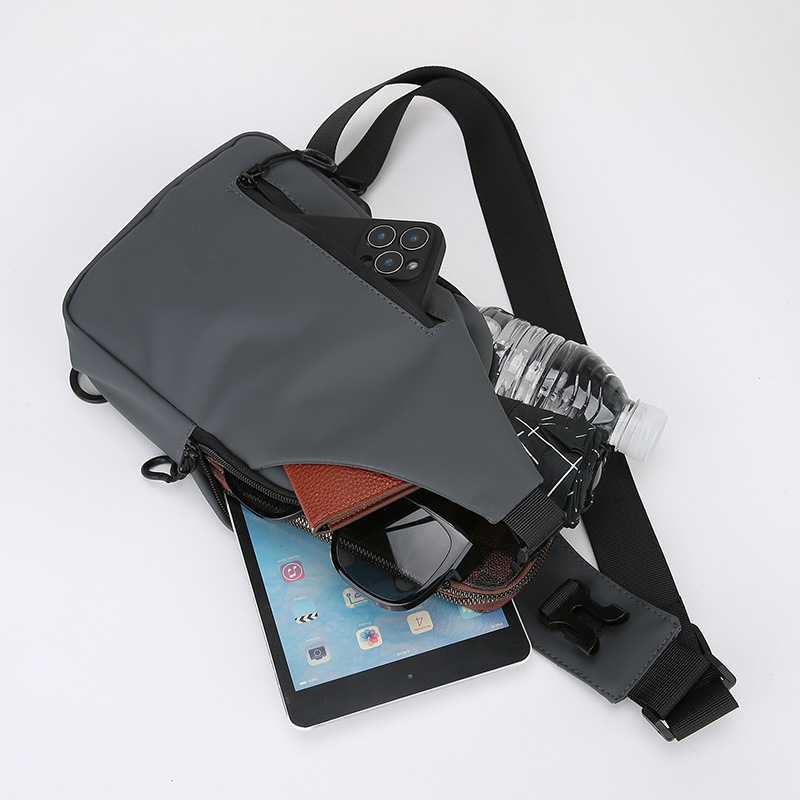 Gran capacidad al aire libre simple mochila transfronteriza nueva bolsa de hombro para hombres multifuncional bolsa de pecho de viaje USB