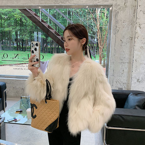 2023 new fashion lady slim and young short style faux fox fur coat short v