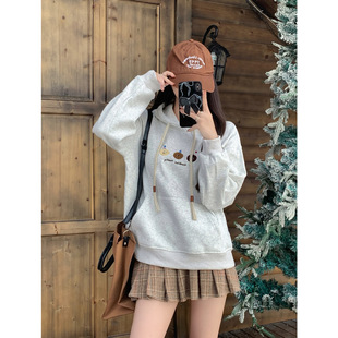 灰色学院风加绒卫衣Grey Collared Sweater with Fleece