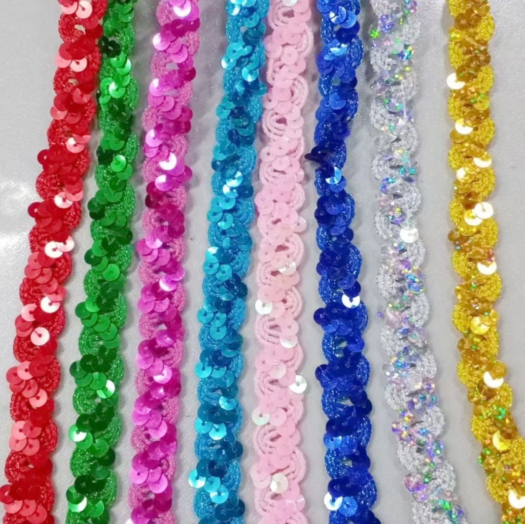 1.5CM ondulado en forma de S lentejuelas lentejuelas con cordones accesorios de ropa de cinta accesorios de ropa de rendimiento de bricolaje al por mayor