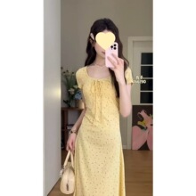 黄色连衣裙纯欲风碎花甜美修身气质连衣裙盛花边方领中长款内搭裙