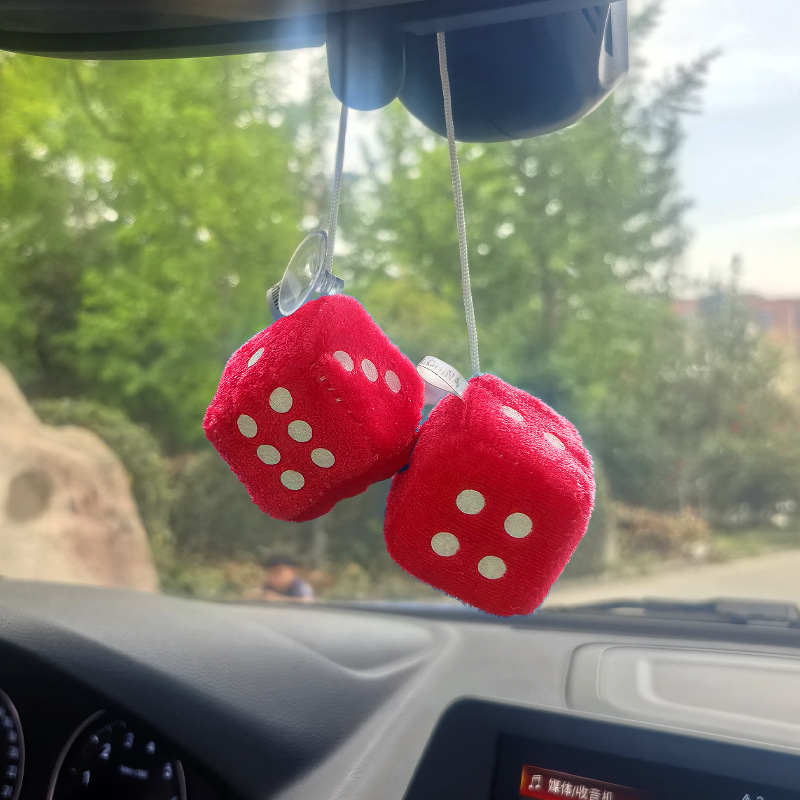 Colgante de accesorios de automóvil transfronterizo, colgante de automóvil, dados de felpa, colgante de automóvil, amor, Amazon