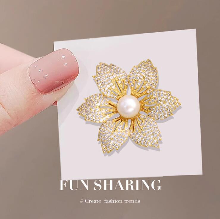 European And American Style Sparkling Diamond Flower Brooch, High-end Exquisite Anti-slip Pin For Women, Used To Secure_voghion.com