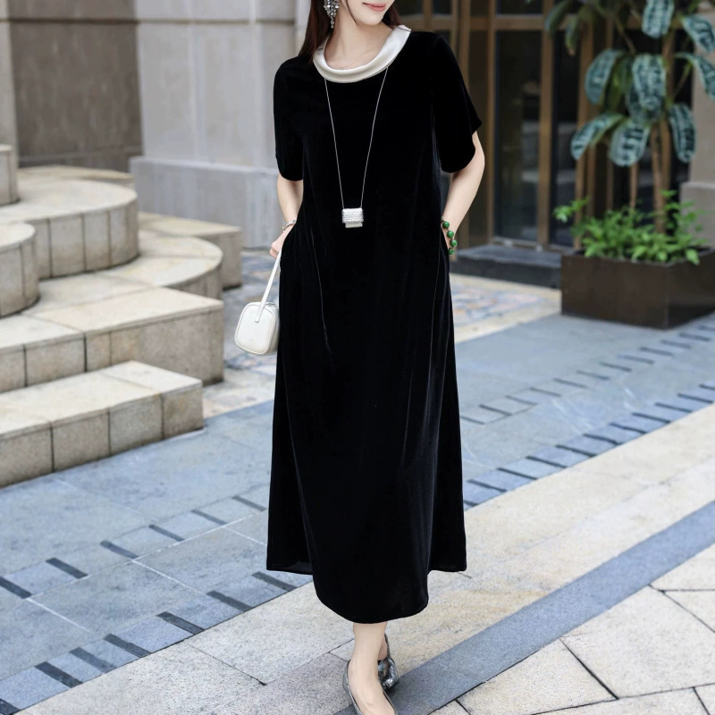 Silk Velvet Spliced with Acetate Collar, Simple and Elegant Black Summer Short-Sleeve Extended-Length Dress with Pockets Silk Velvet Spliced with Acetate Collar, Simple and Elegant Black Summer Short-Sleeve Extended-Length Dress with Pockets