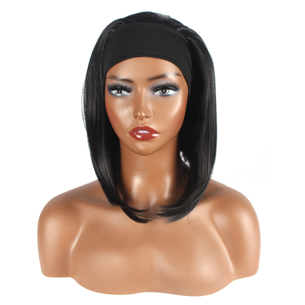 Women's Simple Style Holiday Party High Temperature Wire Short Straight Hair Wig Grip display picture 1