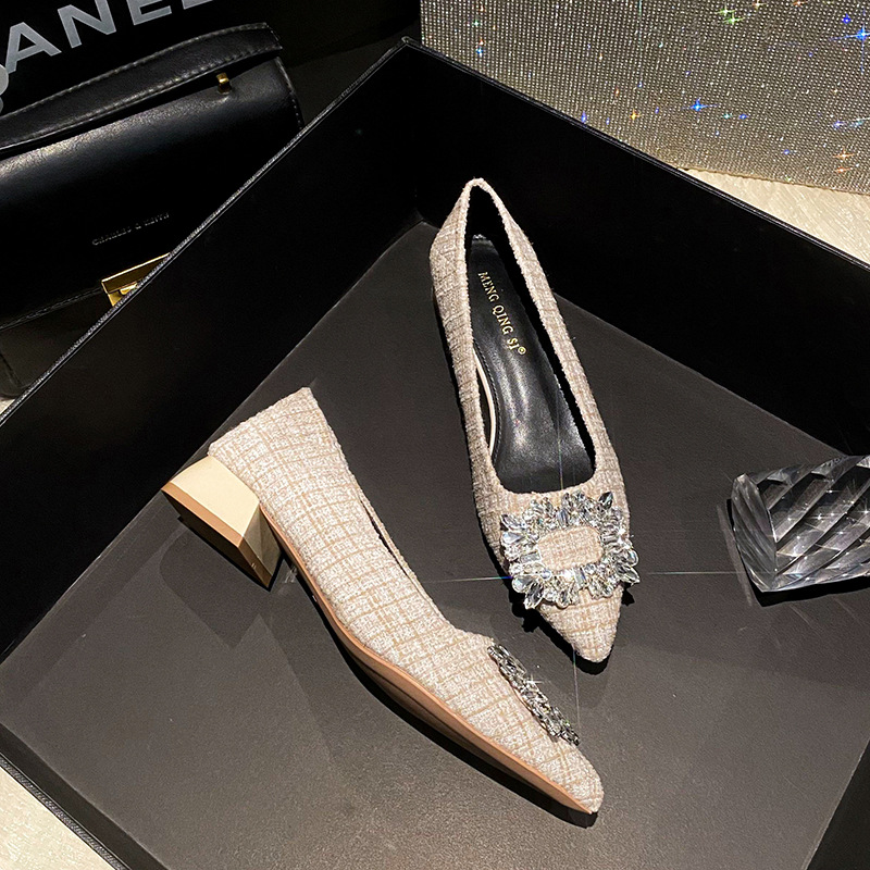 2024 New Diamond Square Button Single Shoes Women's Style Pointed Head Shallow Mouth Thick Heel Large Women's Shoes