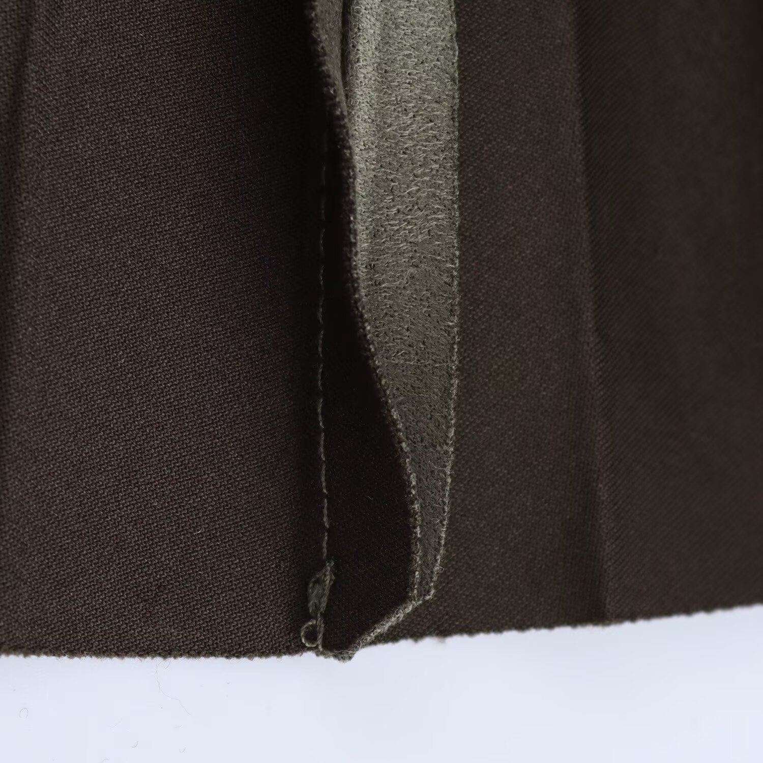 Ženska oblačila za jesen in zimo 2024, nov stil, temperament, semiš učinek, midi nagubano krilo_voghion.com