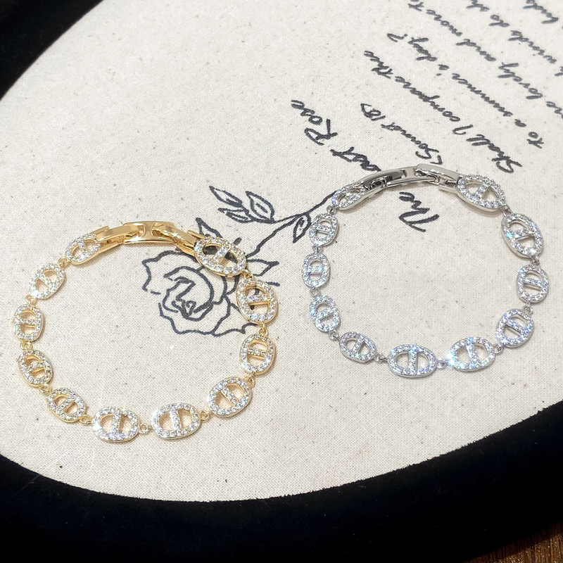 Elegant Luxury Exquisite Pig Nose Stitching Zircon Bracelet Real Gold Electroplating Elegant High-end Fashion Bracelet for Women Elegant Luxury Exquisite Pig Nose Stitching Zircon Bracelet Real Gold Electroplating Elegant High-end Fashion Bracelet for Women