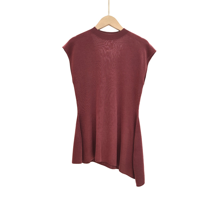 Knitted solid color thin sweater sleevless
