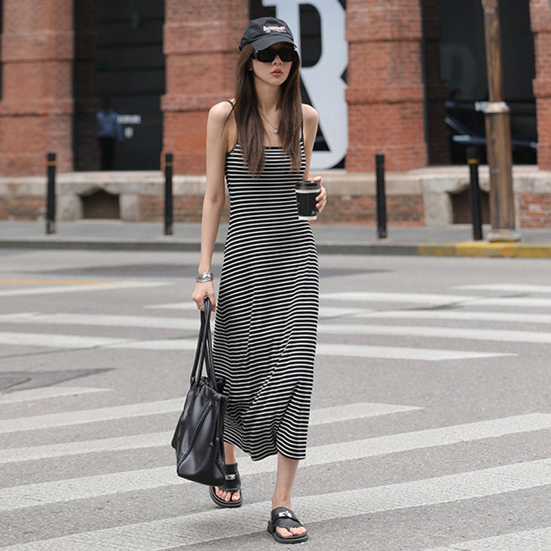 Selection of High-Quality Striped Camisole Dresses for Women, Summer 2026 New Versatile Slim-Fit Slimming Tank Mid-Length Dress Selection of High-Quality Striped Camisole Dresses for Women, Summer 2026 New Versatile Slim-Fit Slimming Tank Mid-Length Dress