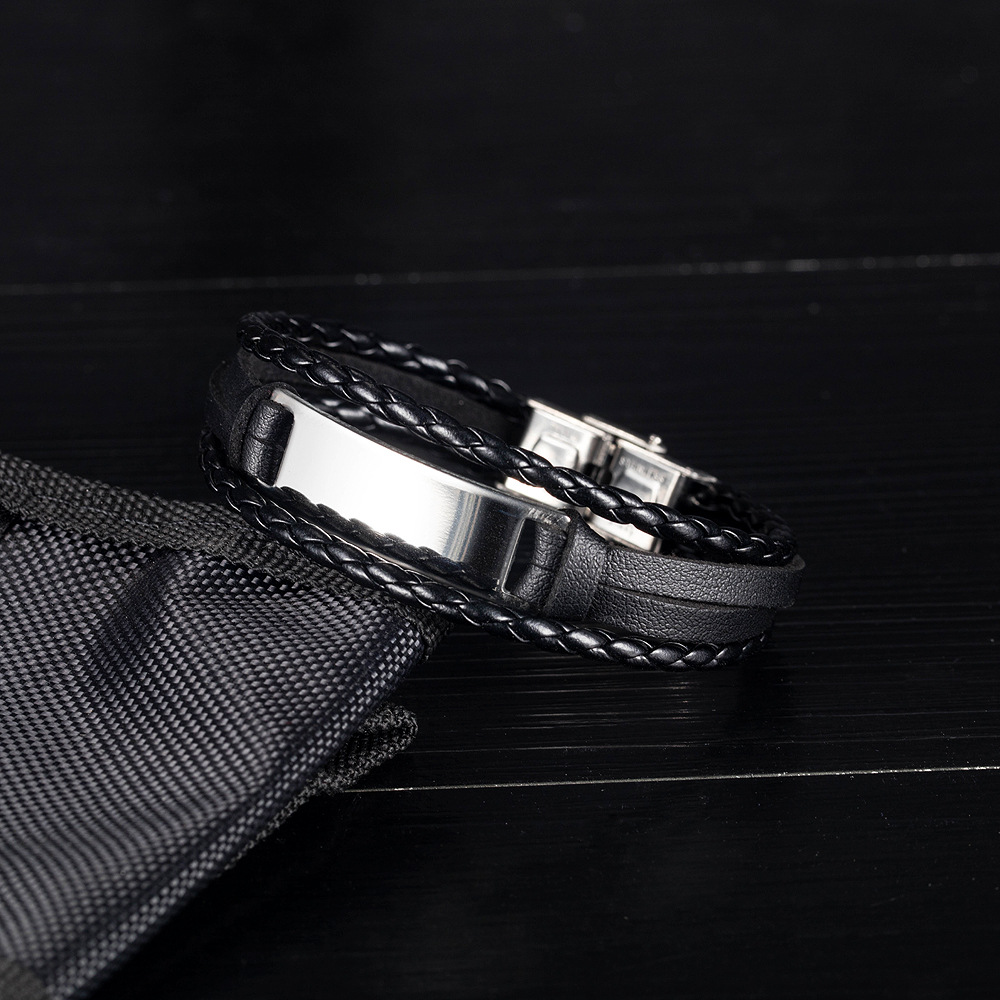 Fashion All-match Men's Titanium Steel Leather Bracelet display picture 2
