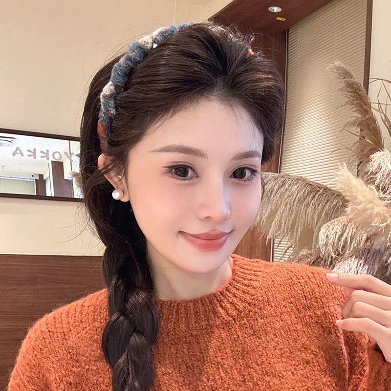 Otoño y invierno de lana de color para mujeres cráneo alto con dientes antideslizante bandeja de cabeza de alta sensación de lavado de la cara de presión de cabello tarjeta de cabello toque