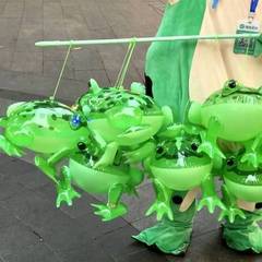 Popular online frog balloon wholesale: Inflatable glowing frogs, toads, and tadpoles—small inflatable frog toys available for bulk purchase.