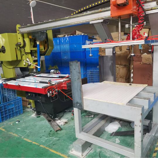 Bottle cap tank cap punch CNC feeder plate automatic feeder spray cap stamping stretching equipment manufacturers