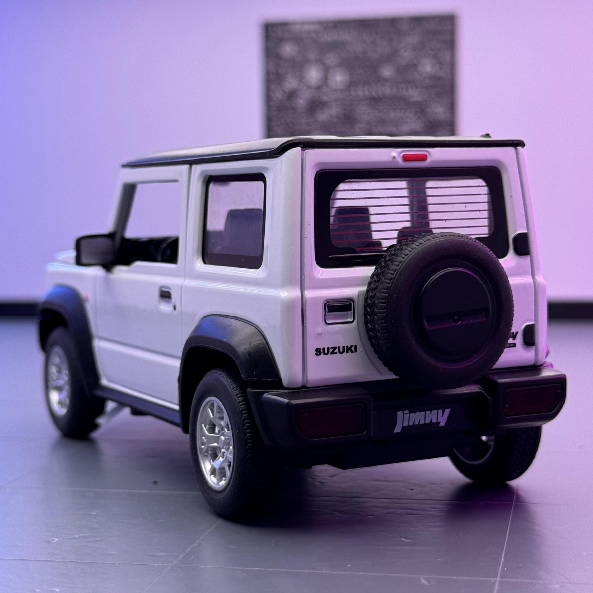 Modelo de coche de aleación Qiyi 1:24 Suzuki Jimny todoterreno con sonido y luz, modelo de efecto de sonido de coche de juguete