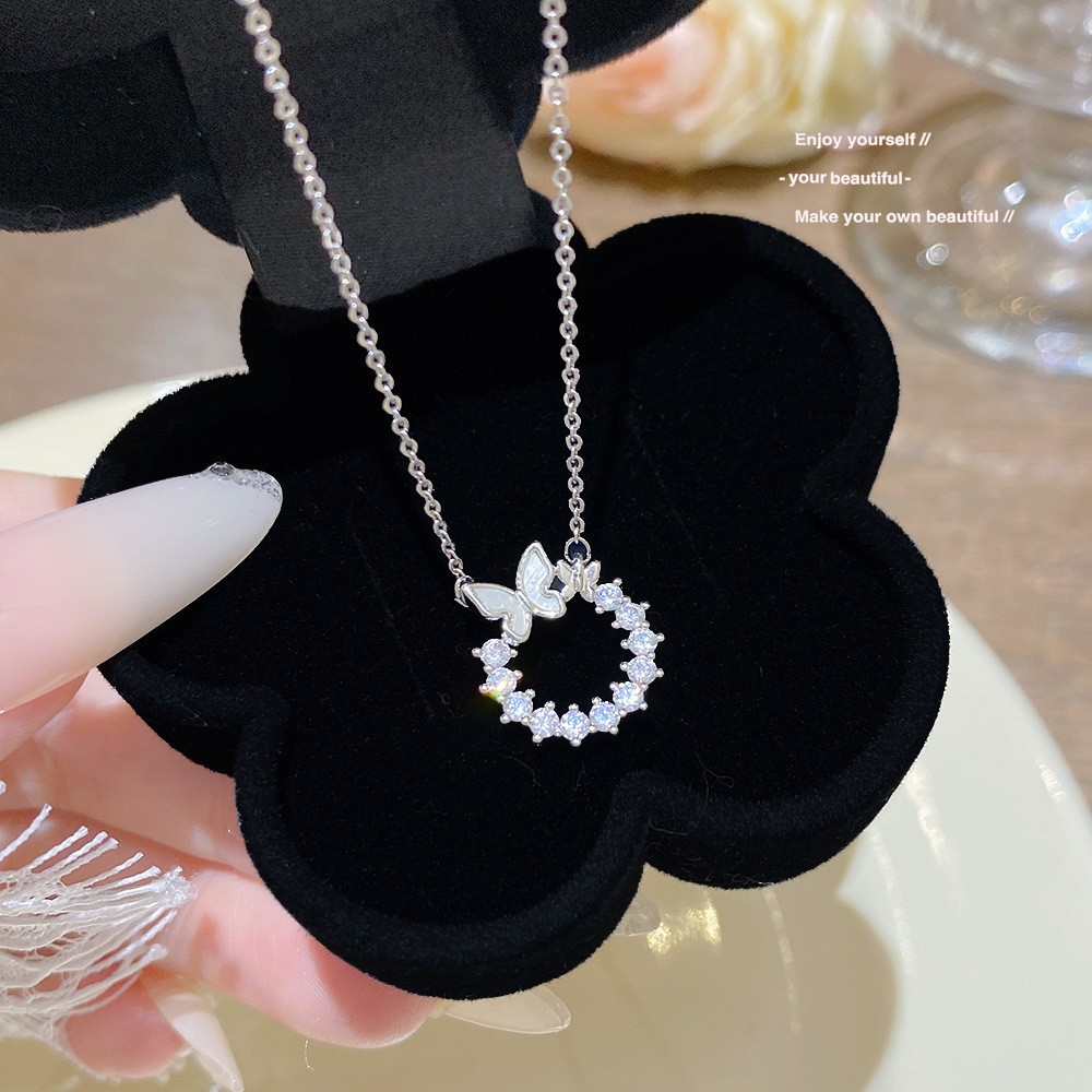 Collar de acero de titanio de estilo coreano, nicho de lujo accesible, colgante de diseño versátil, cadena de clavícula elegante de verano, accesorios que no se decoloran para mujer