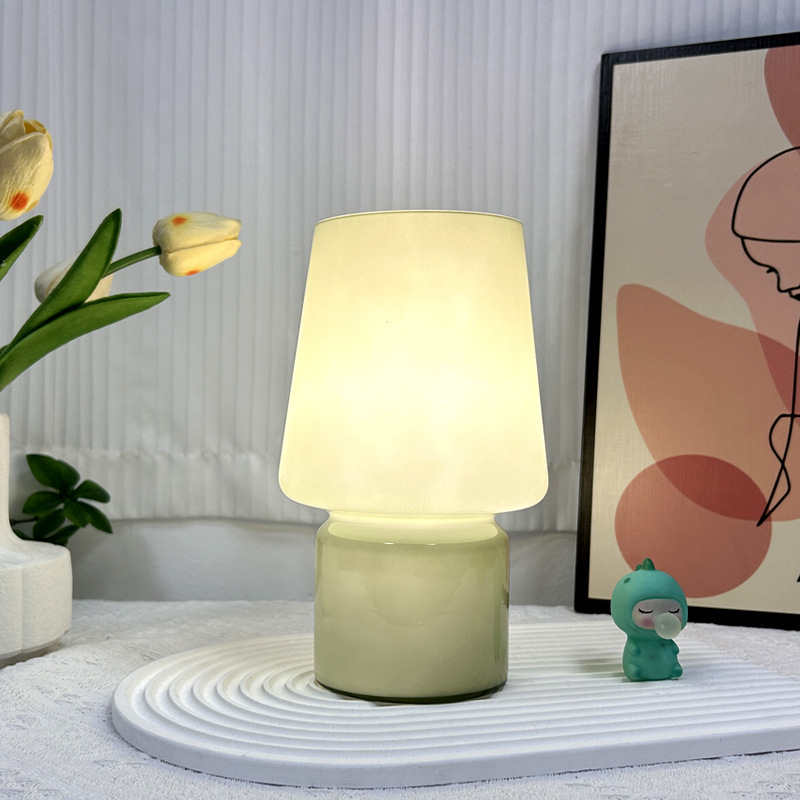 Lámpara de escritorio USB estilo americano, luz nocturna vintage para dormitorio, luz ambiental retro de cristal, adorno decorativo de lujo retro.