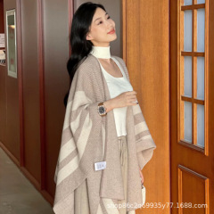 秋冬爆款100%纯羊毛大披肩围巾女拼色复古风针织羊绒披风提花斗篷