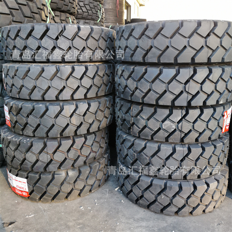 供应钢丝轮胎225/75R15 250/70R15REM6机场地勤设备轮胎 真空胎