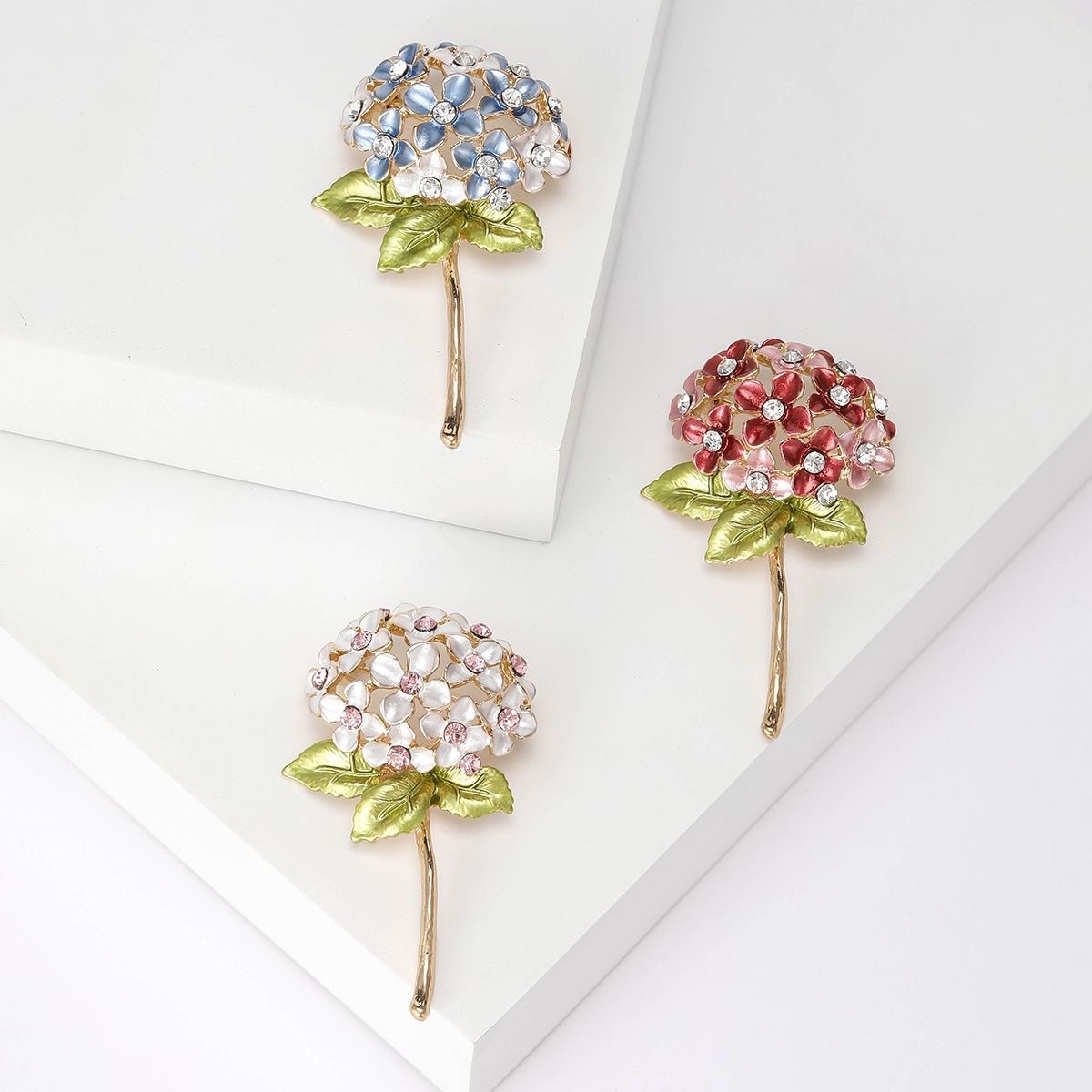 Korean Fashion New Alloy Enamel Hydrangea Brooch Personalized Versatile Women's Clothing Corsage Jewelry Pin