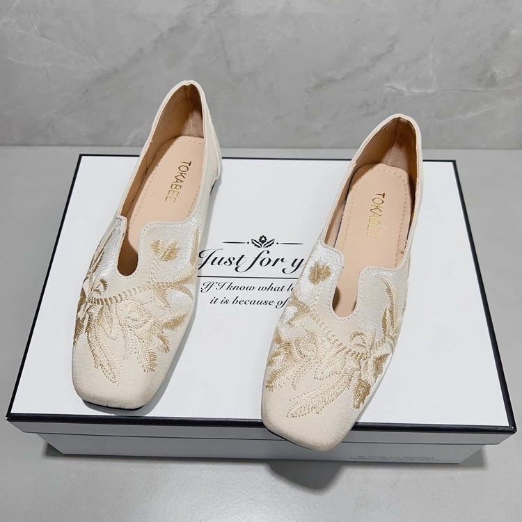 Guofeng nuevo estilo chino de cabeza cuadrada plana con una sola zapatilla 2025 nuevo tamaño grande con suela suave cheongsam zapatos retro bordados frijoles zapatos de marioneta