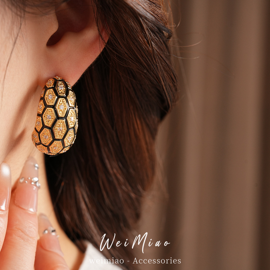 18k oro real chapado aguja de plata zircon en forma de C pendientes de diseño personalizado pendientes temperamento variado exquisitos pendientes de alta calidad